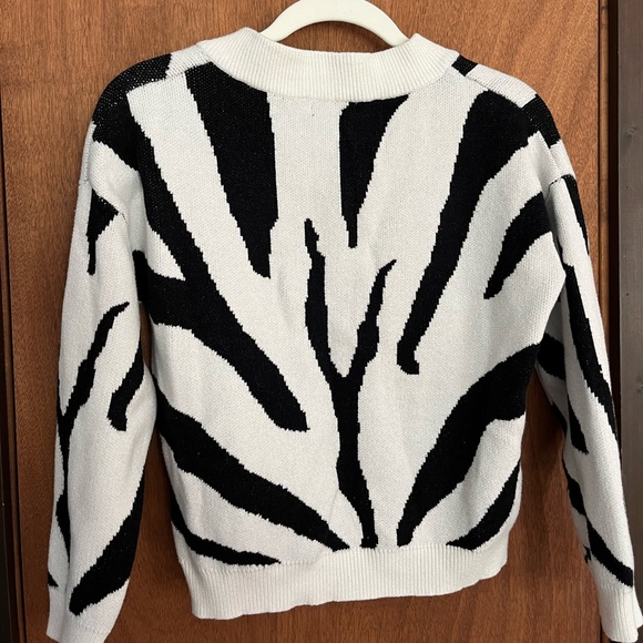 Zebra print sweater - Picture 3 of 3